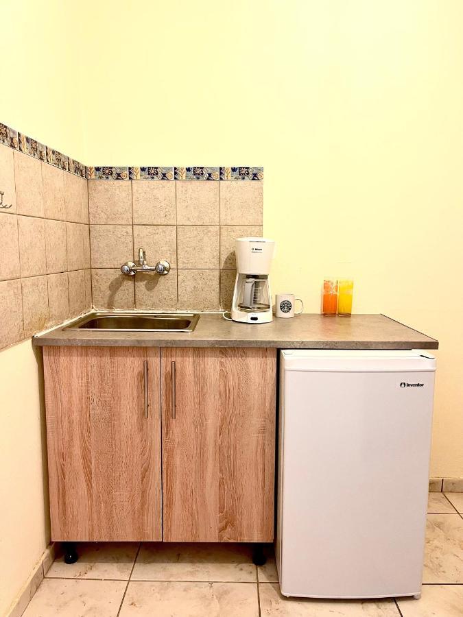Legacy Lux By The Airport & Beach أرتيميدا المظهر الخارجي الصورة